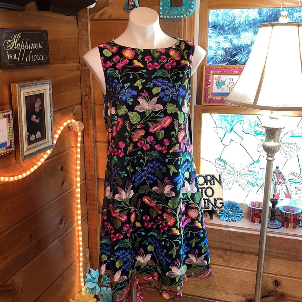 Tahari original $148 dress GORGEOUS STUNNING NWT